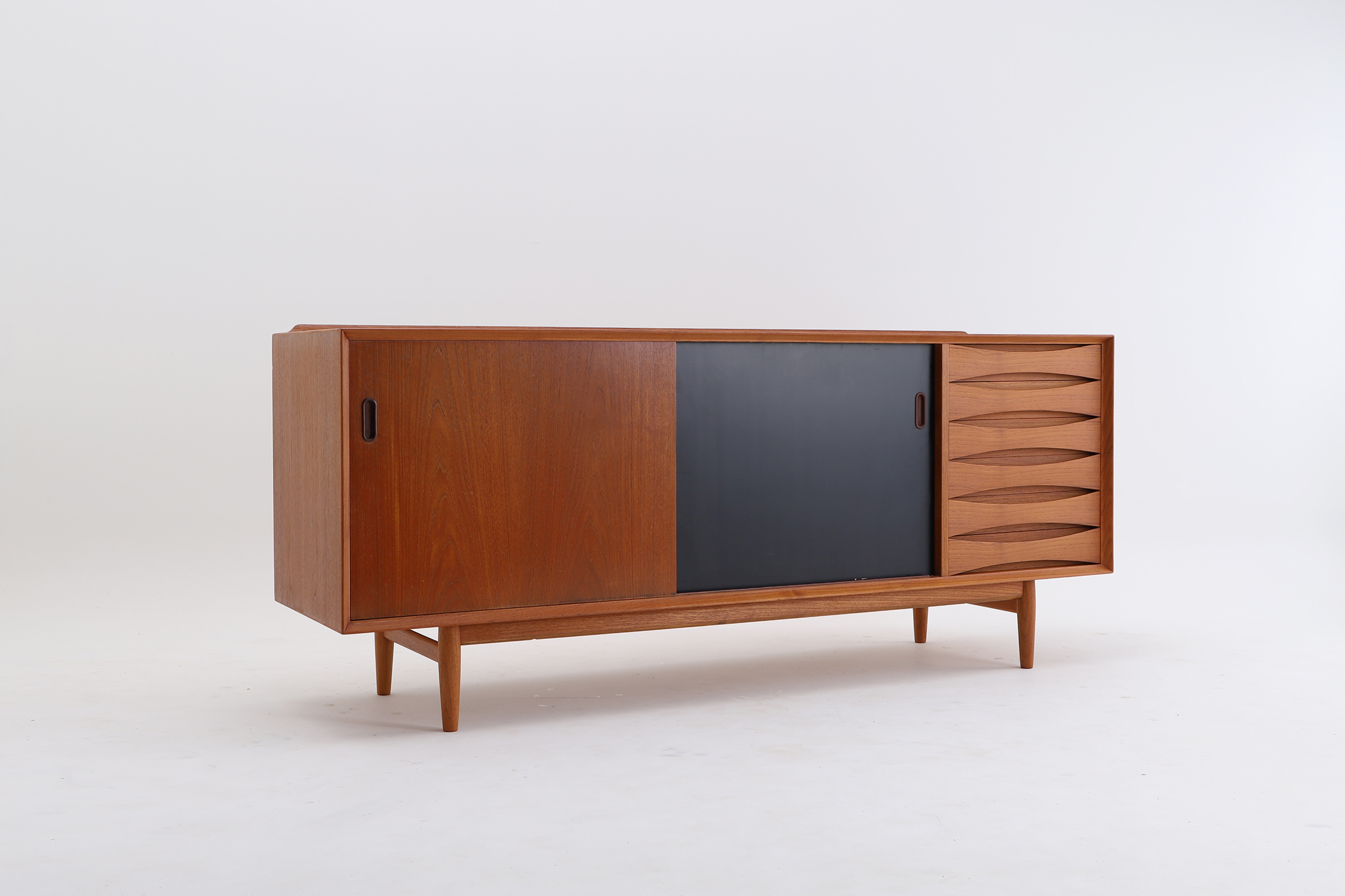 ArneVodder_sideboad_image01